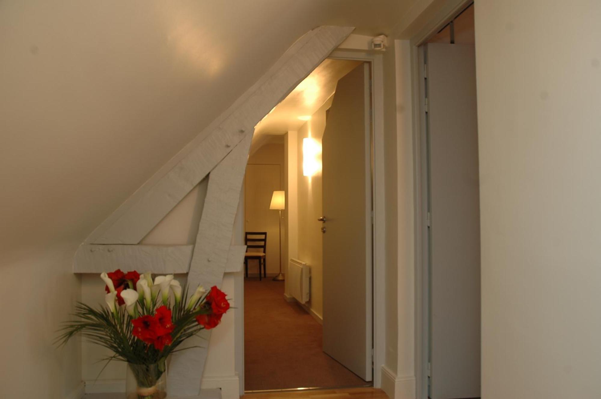 Logis Hotel La Croix Blanche Fontevraud Экстерьер фото