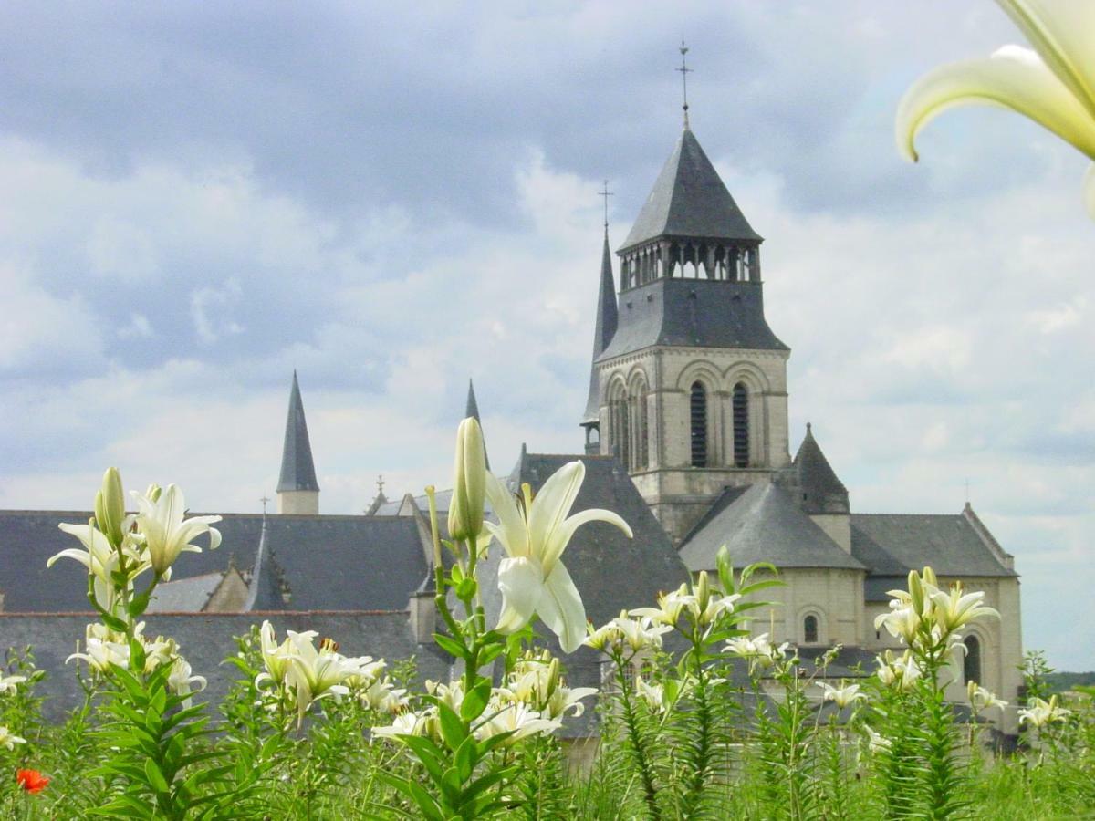 Logis Hotel La Croix Blanche Fontevraud Экстерьер фото